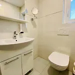 Kunstelj 3*