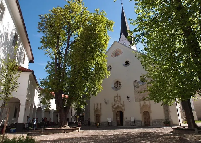 Kunstelj בית הארחה