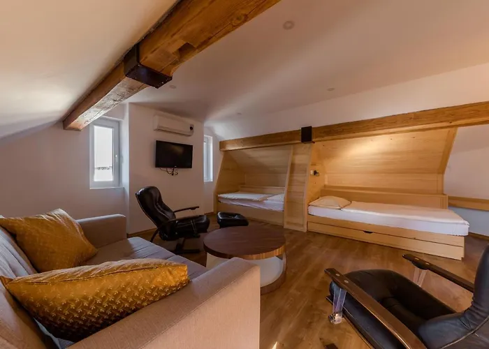 Kunstelj 3* רדובליצ'ה